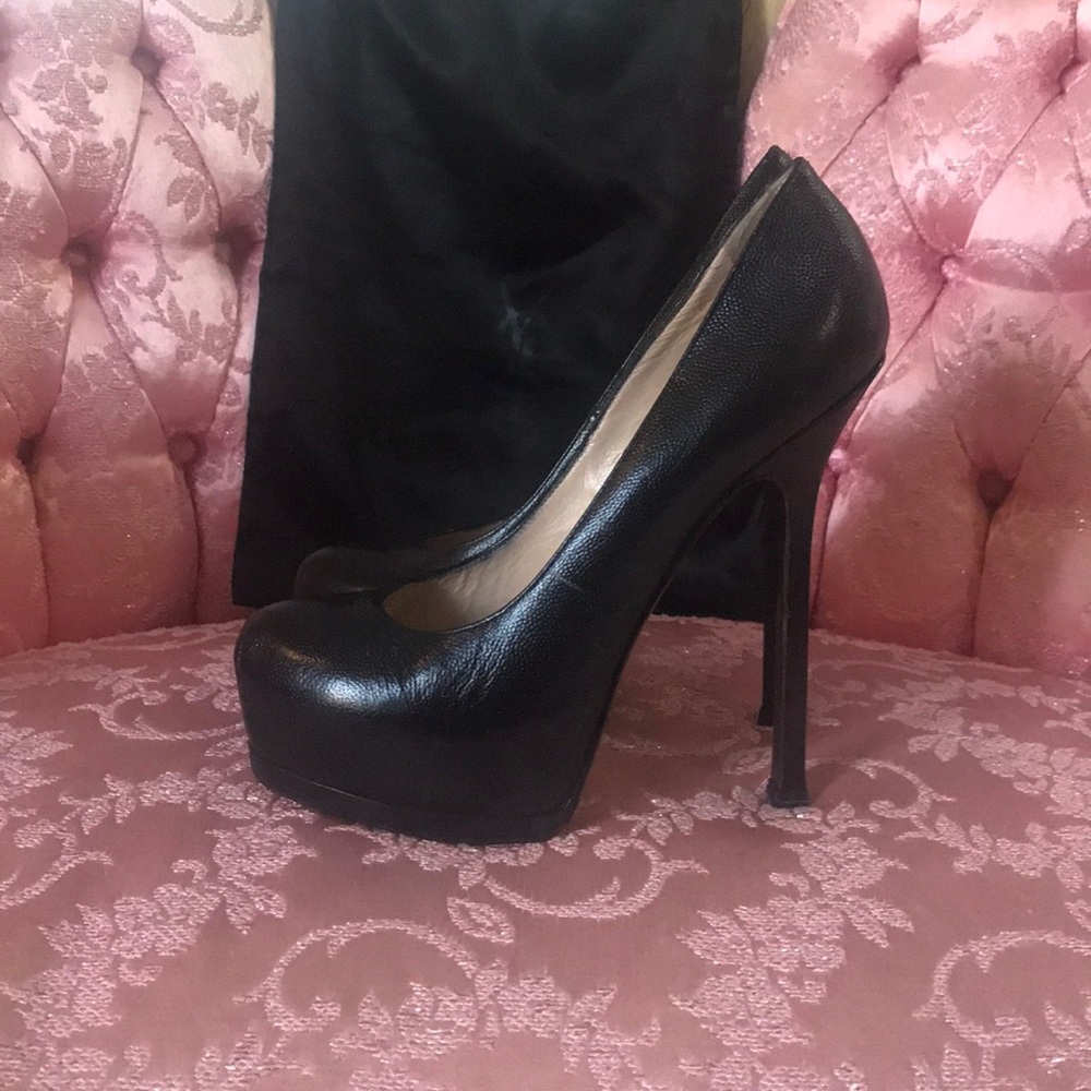 Yves Saint Laurent Black Tribute Platform Pumps